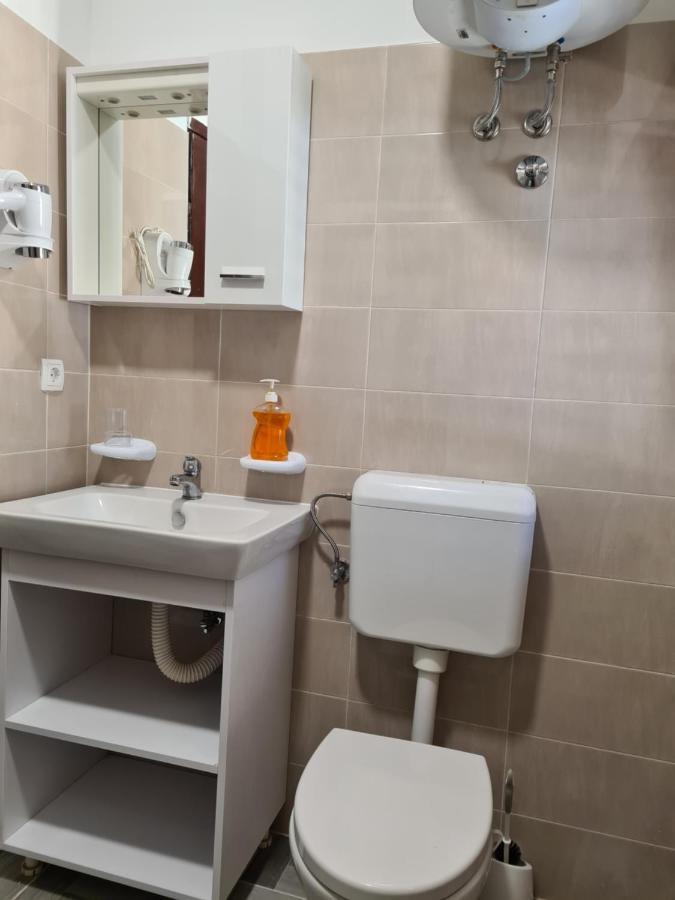 Se-Na Apartment Pula Luaran gambar
