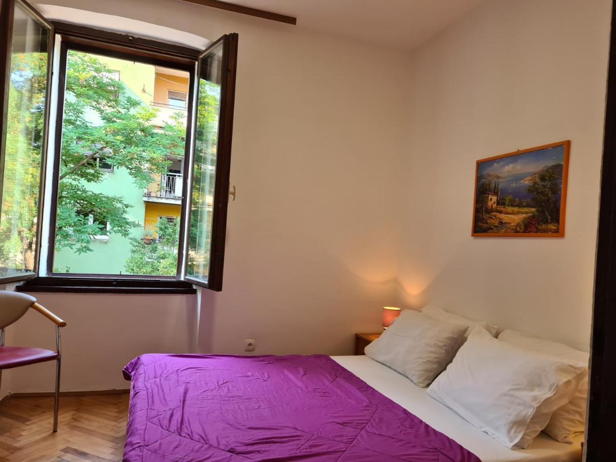 Se-Na Apartment Pula Luaran gambar