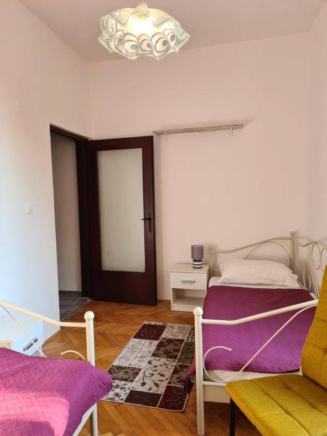 Se-Na Apartment Pula Luaran gambar