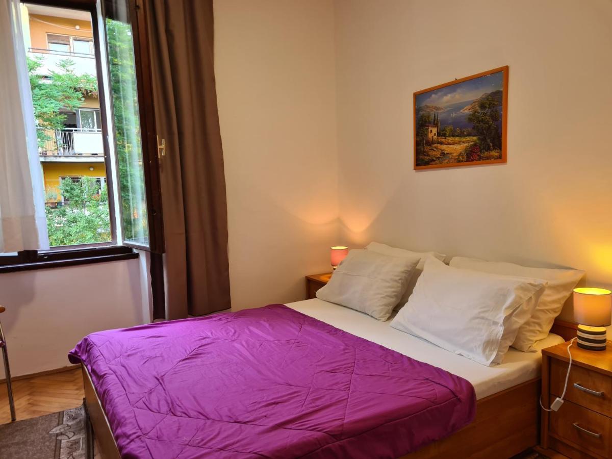 Se-Na Apartment Pula Luaran gambar