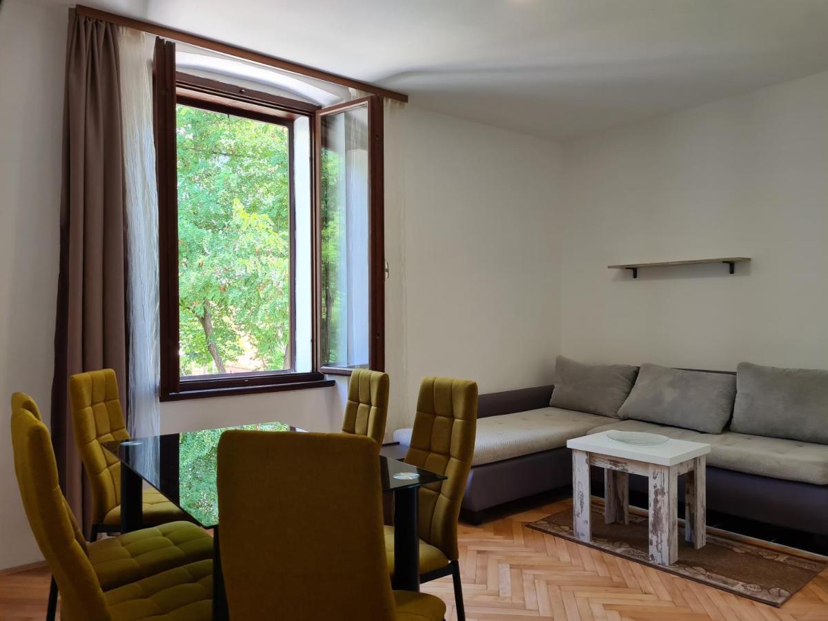 Se-Na Apartment Pula Luaran gambar