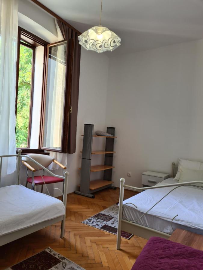 Se-Na Apartment Pula Luaran gambar