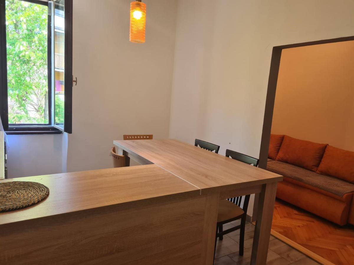Se-Na Apartment Pula Luaran gambar