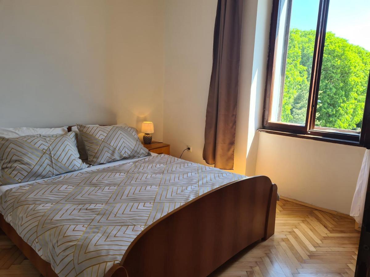 Se-Na Apartment Pula Luaran gambar