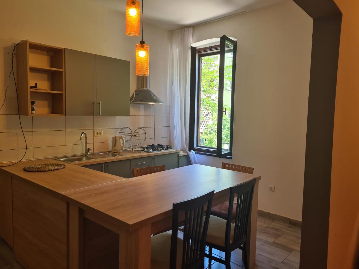 Se-Na Apartment Pula Luaran gambar
