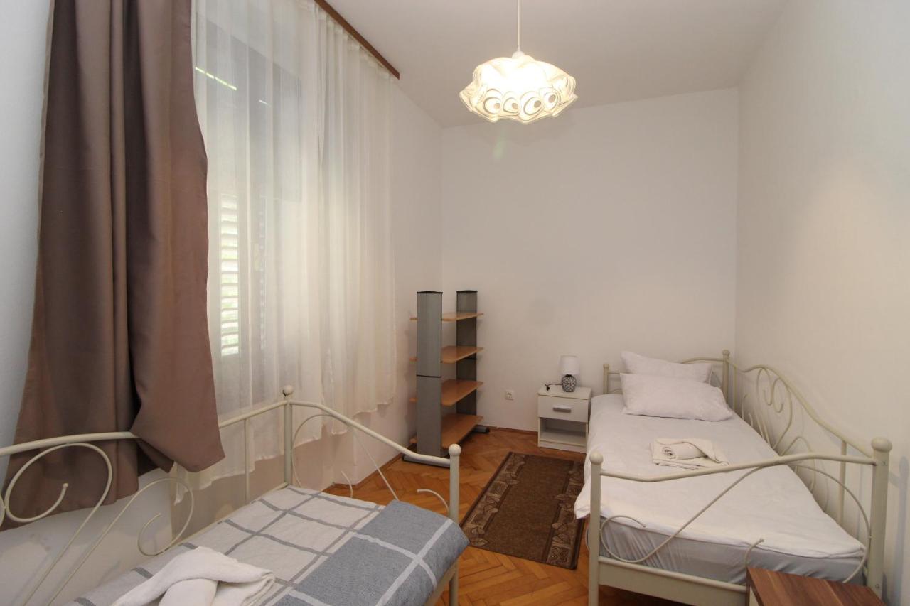 Se-Na Apartment Pula Luaran gambar