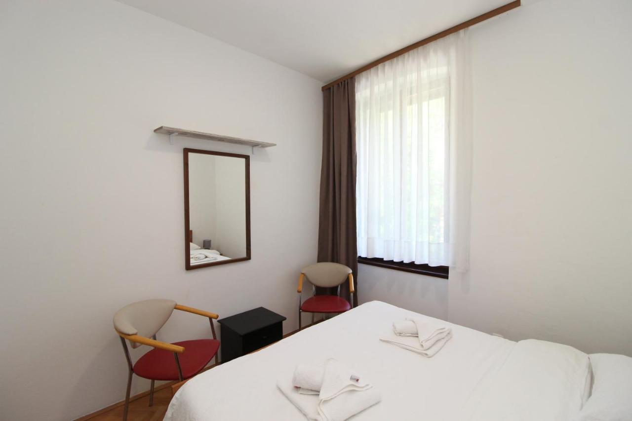 Se-Na Apartment Pula Luaran gambar