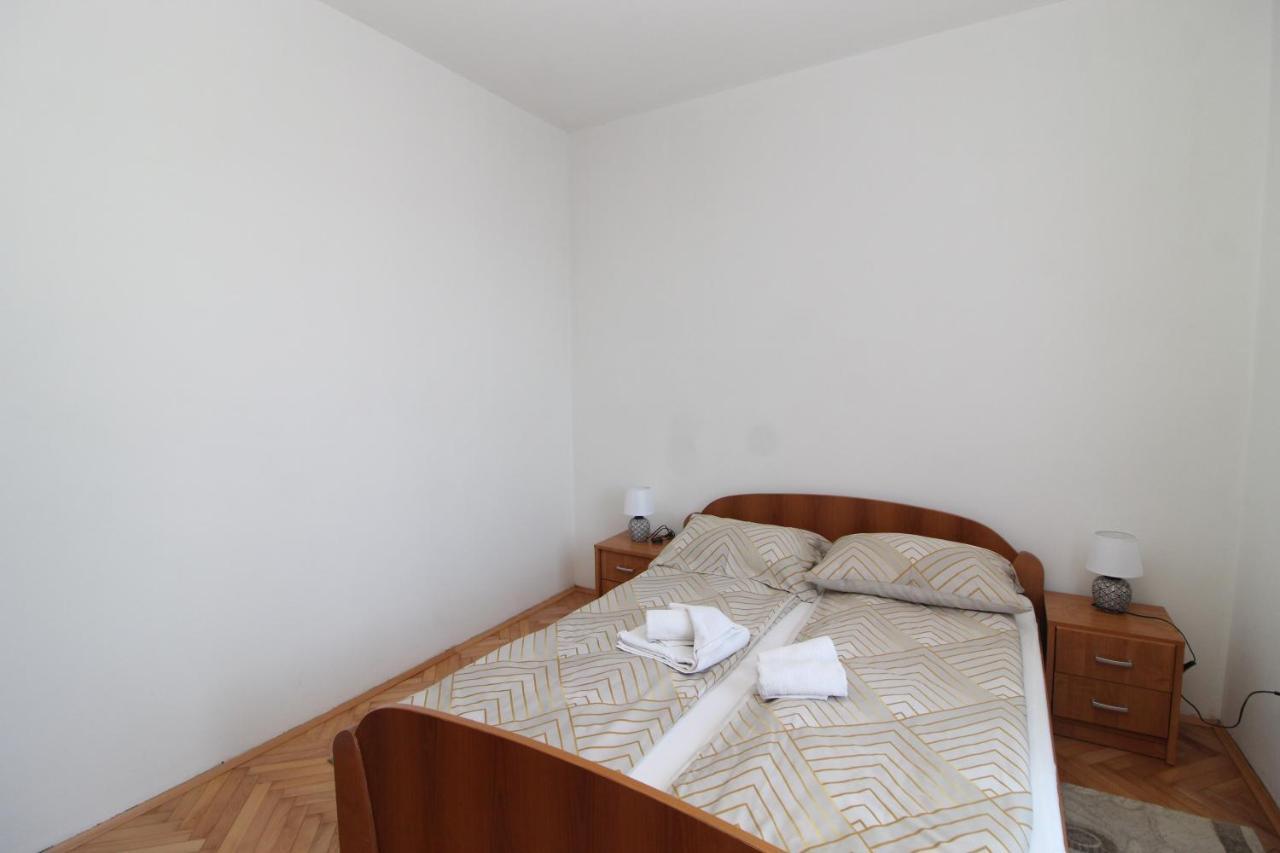 Se-Na Apartment Pula Luaran gambar