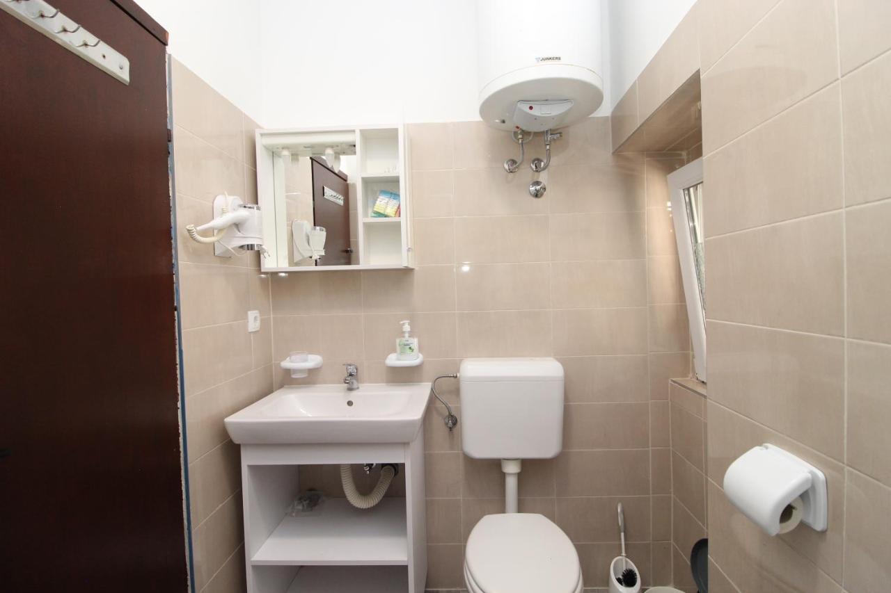 Se-Na Apartment Pula Luaran gambar